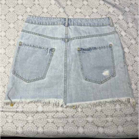 Light Blue denim skirt, size US 29 - Picture 2 of 4